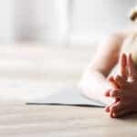 Yin Yoga Grundlagen: Die Kraft von Yin Yoga verstehen & vertiefen